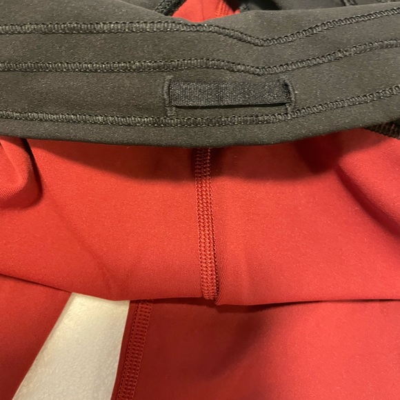 Lululemon crop Train Times So Merlot with Bennetton sweater - Picture 5 of 12